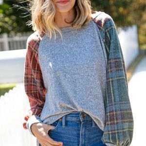 CASHMERE FEEL TWO TONE HACCI PLAID KNIT TOP